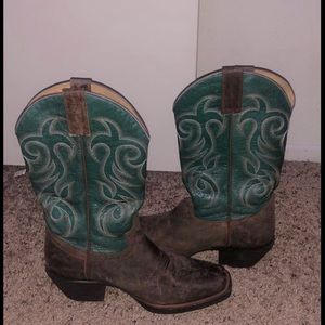 COWGIRL BOOTS (only worn once)